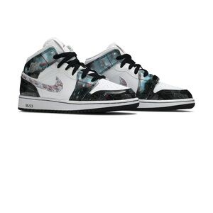 Nike Air Jordan 1 Mid SE Basketball Shoe - size 13 M Y
